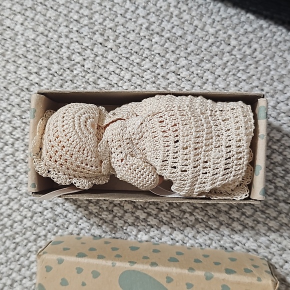 Vintage K&H USA Painted Bisque Baby Doll Storybook Type in heart box - Picture 4 of 6